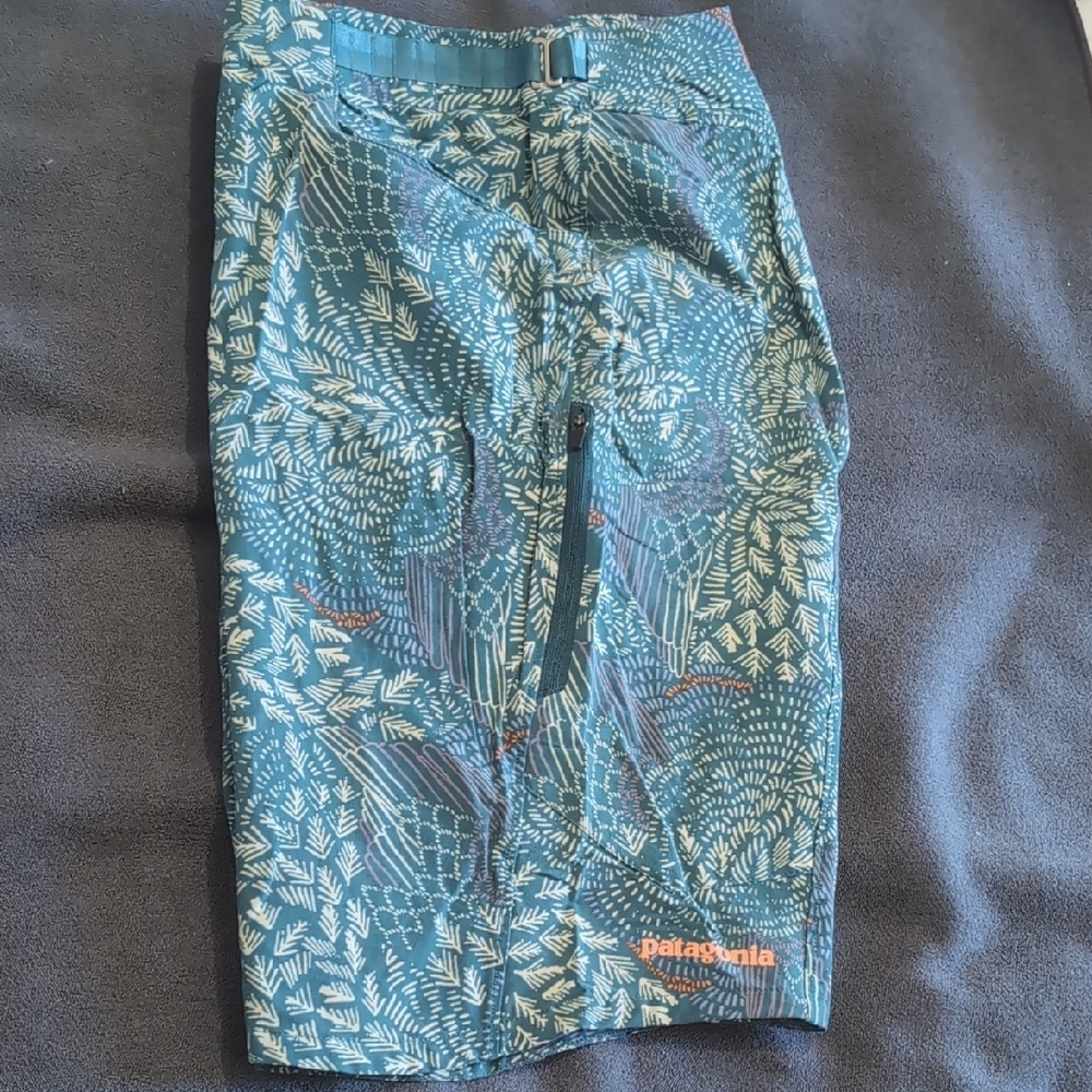 Patagonia Women's Blue Patterned Shorts